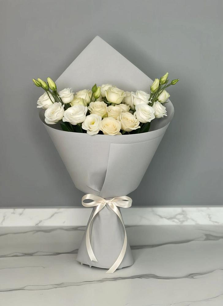 Букет цветов из: Розы и Лизиантусы в Дружинино