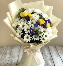 Букет цветов из:  Ирисы, Хризантемы и Розы в Дружинино