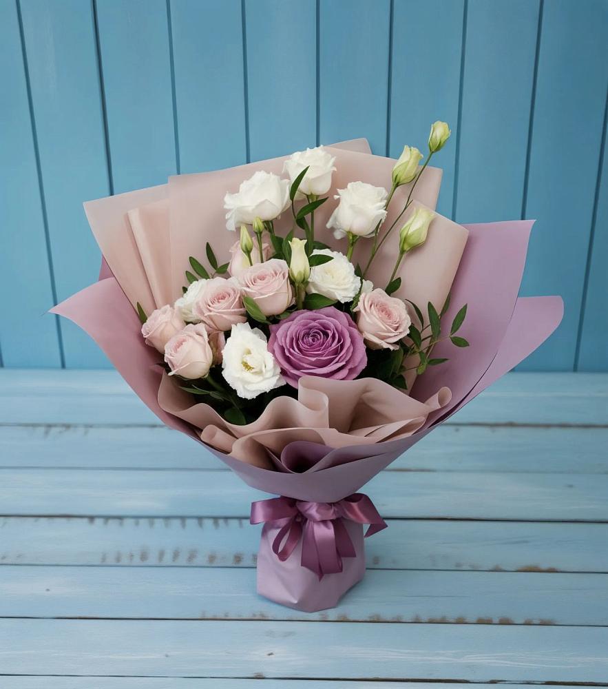 Букет цветов из: Розы и Лизиантусы в Дружинино